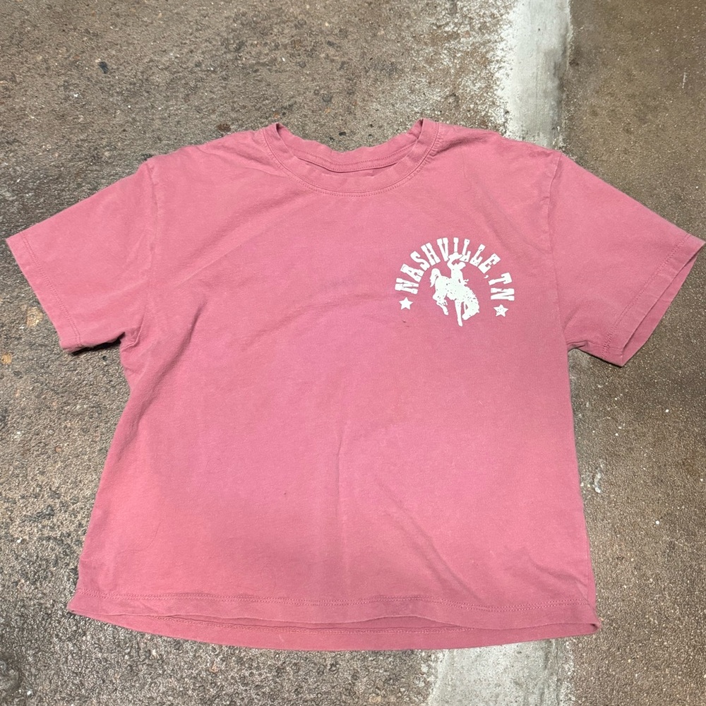 Vintage Threads Women’s Nashville Graphic Cropped Shirt